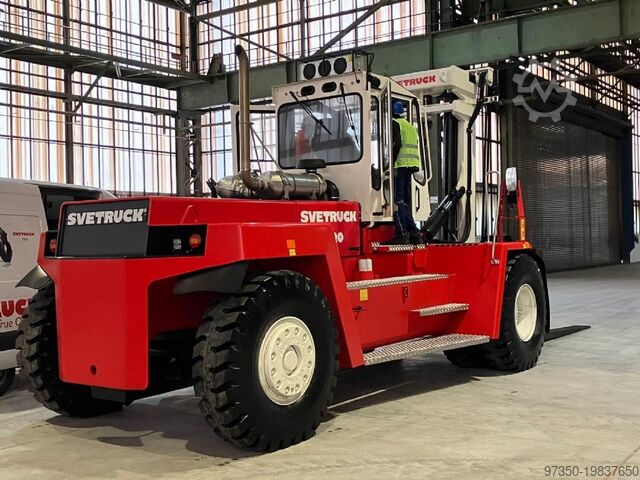 Xe nâng động cơ diesel Svetruck 30120-46
