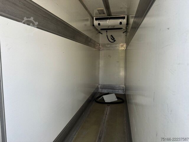 Furgão frigorífico MERCEDES-BENZ VARIO 816 D Kühlkoffer 4 m LBW 1 TO.*TK T 800 R