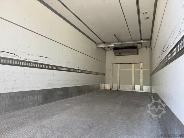 รถบรรทุกห้องเย็น MERCEDES-BENZ ATEGO 1524 L Tiefkühlkoffer 7,35 m LBW MBB 1,5 T