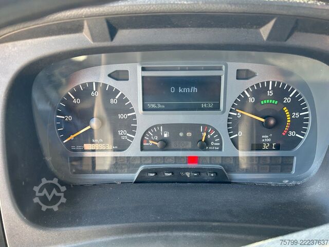Трехсторонний самосвал MERCEDES-BENZ 1828 3Skipper + PKG 12001 Kran 4x2