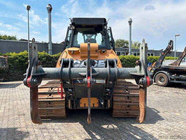 Xe lu rung CASE 1650M Raupe