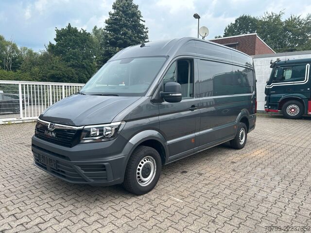 Xe van mui cao MAN TGE Kastenwagen 4x2
