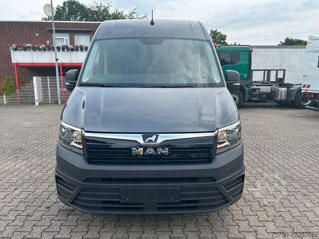 Xe van mui cao MAN TGE Kastenwagen 4x2