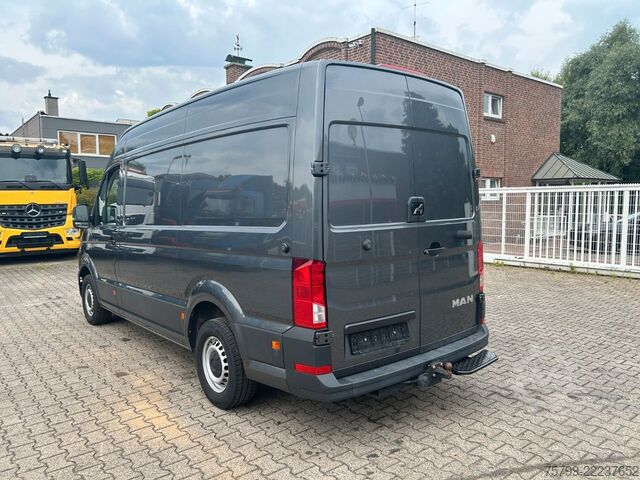 Xe van mui cao MAN TGE Kastenwagen 4x2