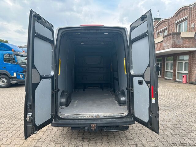 Xe van mui cao MAN TGE Kastenwagen 4x2