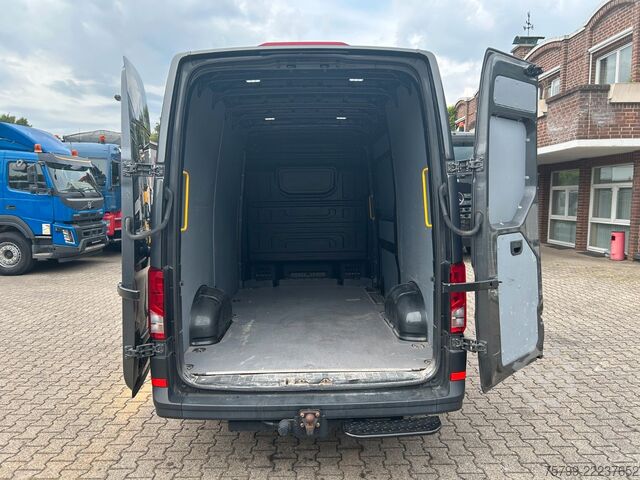 Xe van mui cao MAN TGE Kastenwagen 4x2