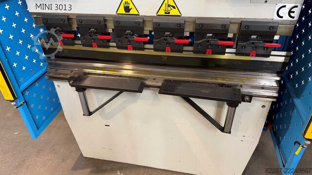 油圧プレスブレーキ **USED Mach Zone** Mini 3013 Hydraulic Pressbrake