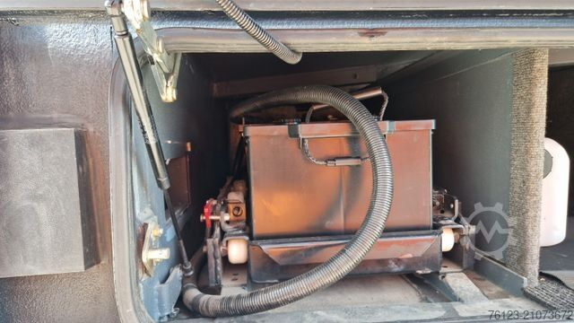 Kamp prikolica/kamper Neoplan Starliner 2 XXL Wohnbus Setra