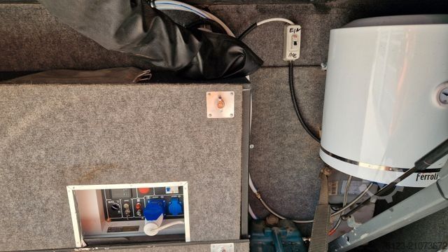 Kamp prikolica/kamper Neoplan Starliner 2 XXL Wohnbus Setra