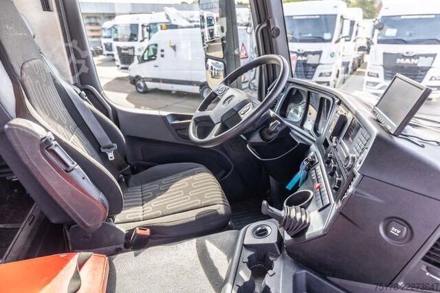 크레인이 있는 티퍼 Mercedes-Benz AROCS 3243 BB+BIBENNE+ BAE HYDR+FASSI 16T/m+2EXT