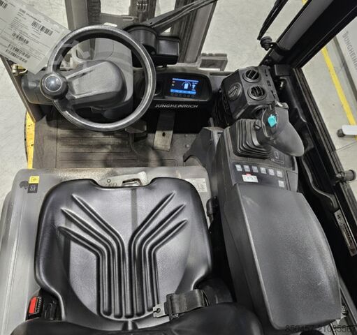 Listrik – 4 roda Jungheinrich EFG 320 Li-Ion 6.8m/ 2t/ 2020yy