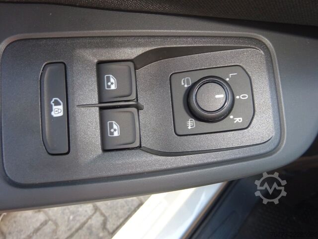 厢式货车 FORD Transit Connect Limited L1 Kasten Stndhzg 2xS-Tü