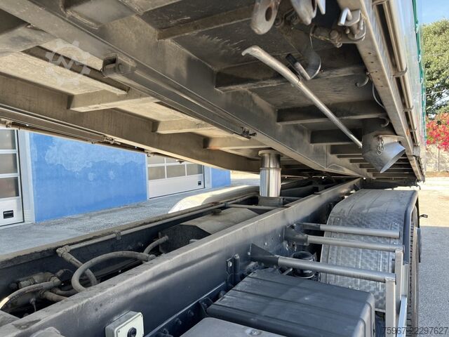 Trostrani kiperski kamion Iveco Stralis 460