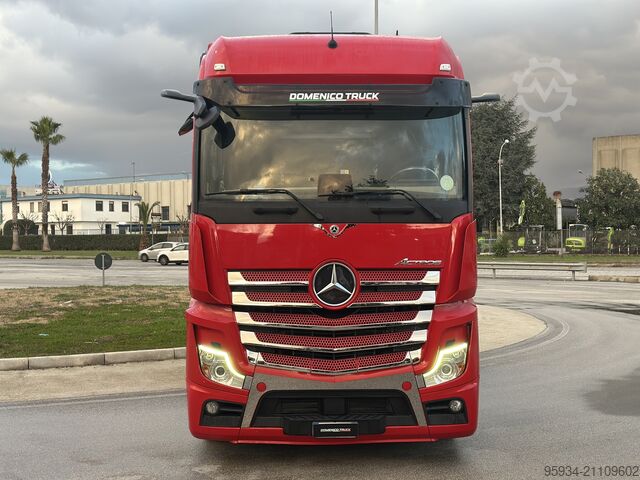 স্ট্যান্ডার্ড ট্রাক্টর ইউনিট Mercedes-Benz Actros 1851