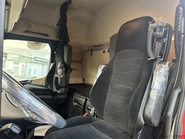 স্ট্যান্ডার্ড ট্রাক্টর ইউনিট Mercedes-Benz Actros 1851