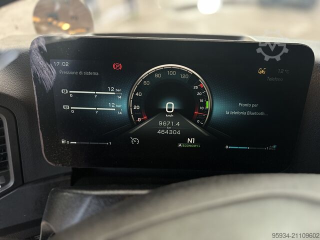 স্ট্যান্ডার্ড ট্রাক্টর ইউনিট Mercedes-Benz Actros 1851