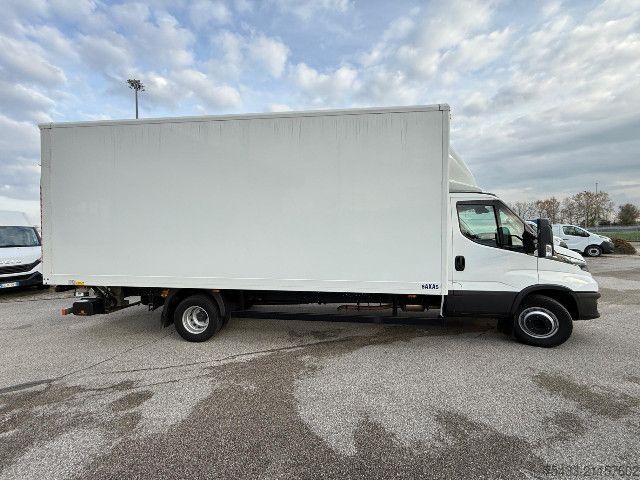 厢式货车 IVECO DAILY 70C18HA8/P BOX +SPONDA p. 5100