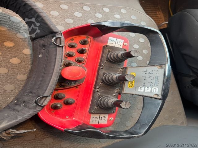 Самосвален камион IVECO Stralis AT260T44 6x4 Kipper Kran Pakfinger 16052