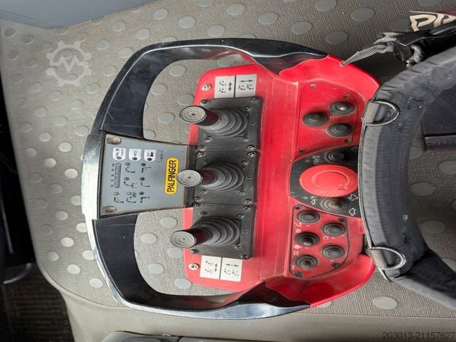 Самосвален камион IVECO Stralis AT260T44 6x4 Kipper Kran Pakfinger 16052