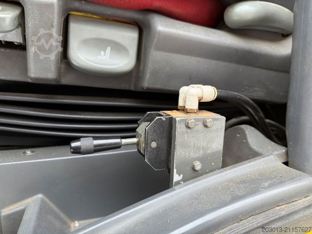 Самосвален камион IVECO Stralis AT260T44 6x4 Kipper Kran Pakfinger 16052