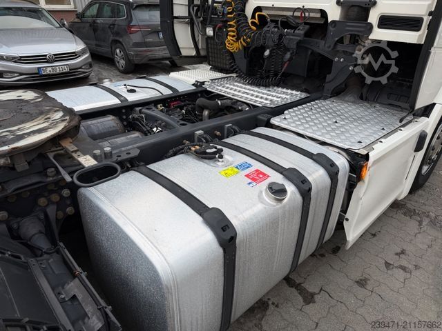 Vakio vetoauto SCANIA R520 V8 2x Tank Retarder ACC Leder