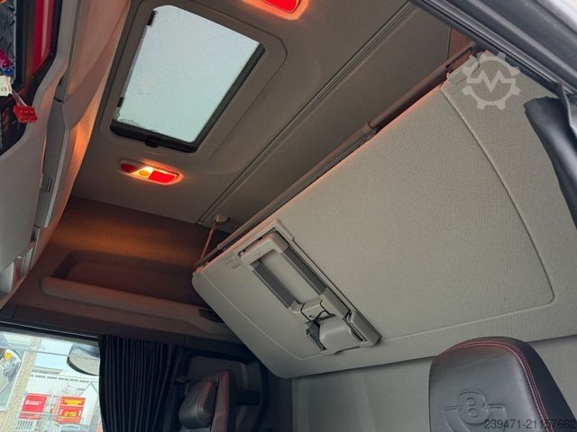 Vakio vetoauto SCANIA R520 V8 2x Tank Retarder ACC Leder