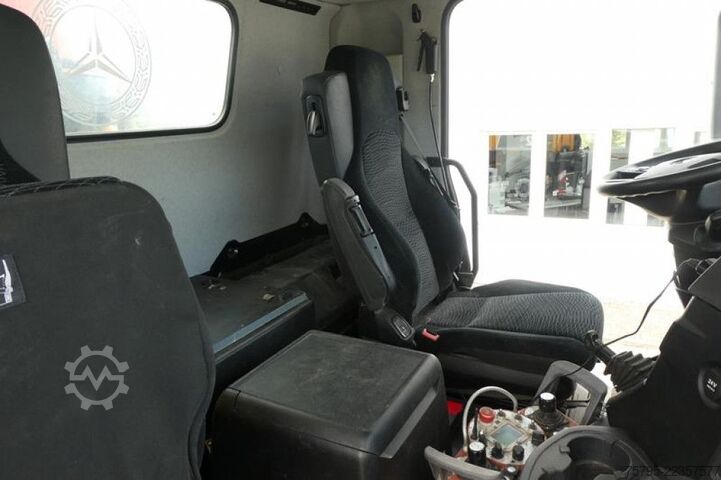 Camión bomba de hormigón MERCEDES-BENZ Arocs 3540 8x4 Betonpumpe Putzmeister BSF 42.5 1