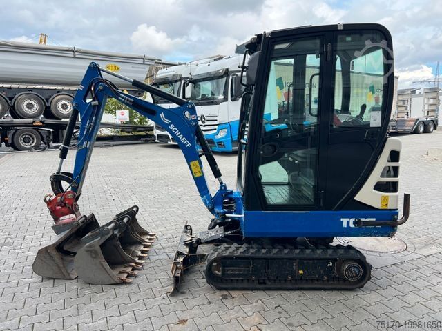 Minigraafmachine TEREX TC16 / 2017 / 1.769h / Löffelpaket / Powertilt