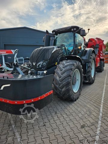 Veículo florestal VALTRA S374 / nur: 1.980h! / 06.2017 / Holzhacker