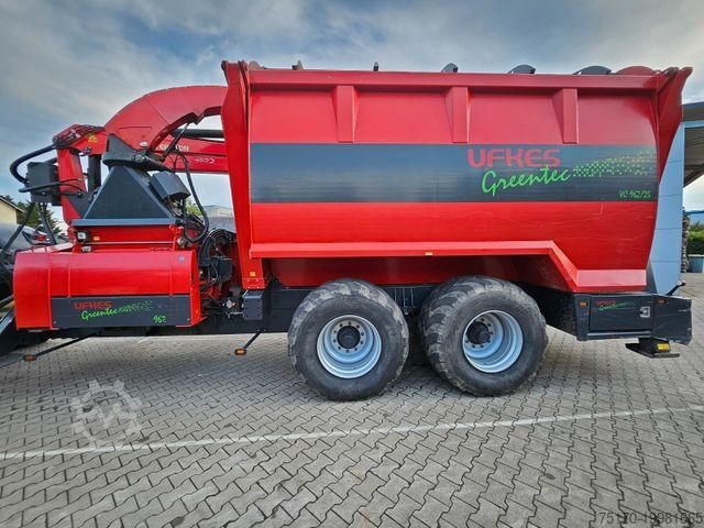 Veículo florestal VALTRA S374 / nur: 1.980h! / 06.2017 / Holzhacker