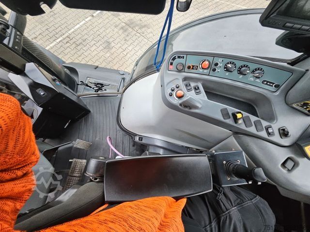 Veículo florestal VALTRA S374 / nur: 1.980h! / 06.2017 / Holzhacker
