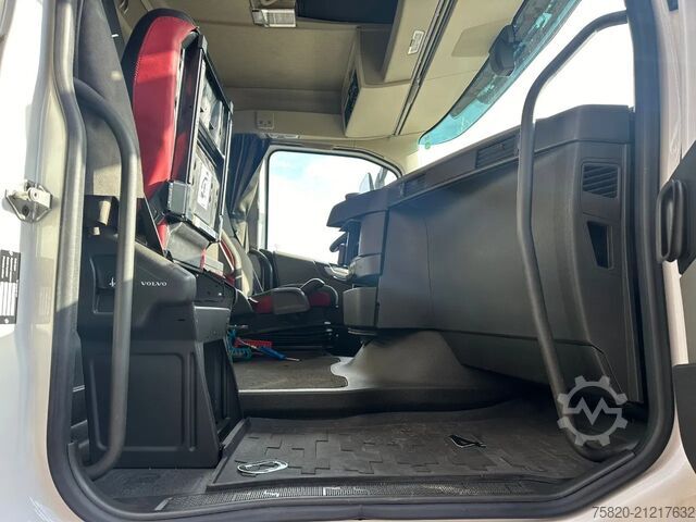 Kamion sa kranom Volvo FH 540 10X4 + FASSI F1650RAL.2.28 + JIB L616L K...
