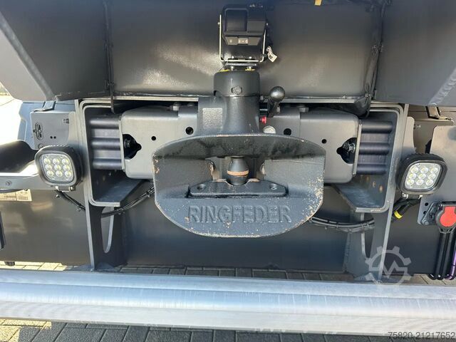 Vrachtwagen met kraan Volvo FH 500 8X4 RF-RT40G  FASSI F1450R.2.8 + JIB L82...
