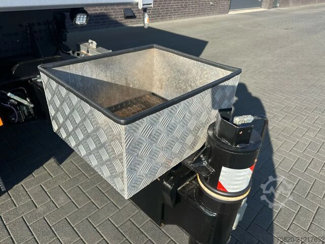 Vrachtwagen met kraan Volvo FH 500 8X4 RF-RT40G  FASSI F1450R.2.8 + JIB L82...