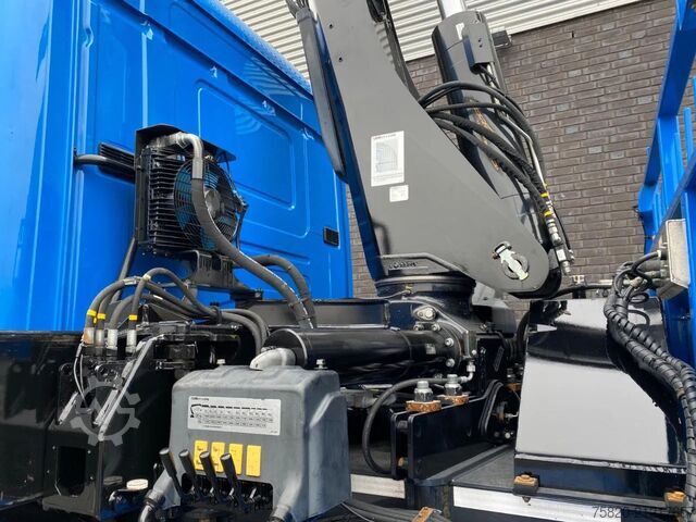 Ciężarówka z dźwigiem Scania R560 V8 8X2 TREKKER/BAKWAGEN + HIAB 477E-8 HIPR...