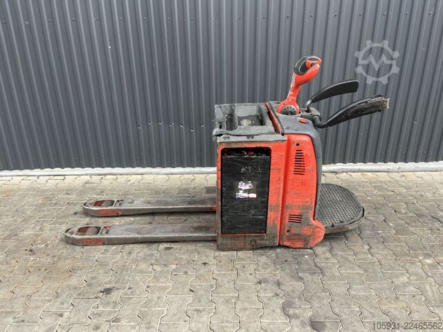 Porta-paletes manual Linde T20AP