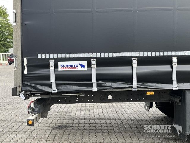 Semi-reboque aberto com lona Schmitz Cargobull Curtainsider Mega Getränke