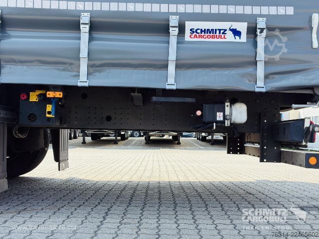 Semi-reboque aberto com lona Schmitz Cargobull Curtainsider Mega Getränke