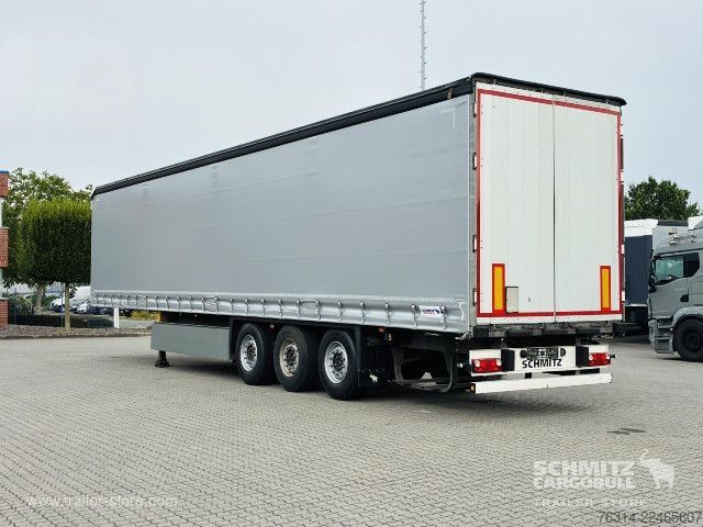 Semi-reboque aberto com lona Schmitz Cargobull Curtainsider Standard Getränke