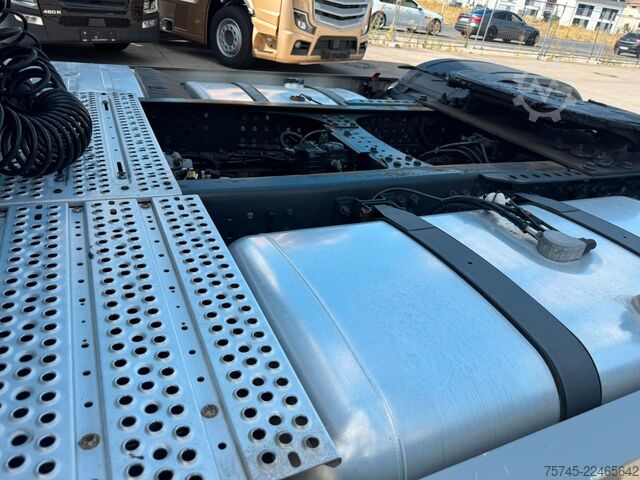Standard SZM MERCEDES-BENZ ACTROS 1846 * ADR * RETARDER * STANDKLIMA * ACC