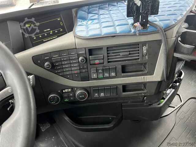 Standard tractor Volvo FH 13.420 Globetrotter / Mega / 2x Tank / Full Air