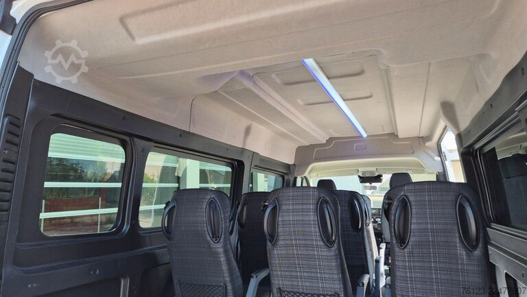Furgoneta de caja alta PEUGEOT Boxer  Hochraum 9 Sitzer L3H2 verglast BlueHDi