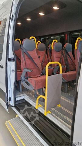 Minibús MERCEDES-BENZ Sprinter Lord Light 22 Sitzer Lagerfahrzeug Akti