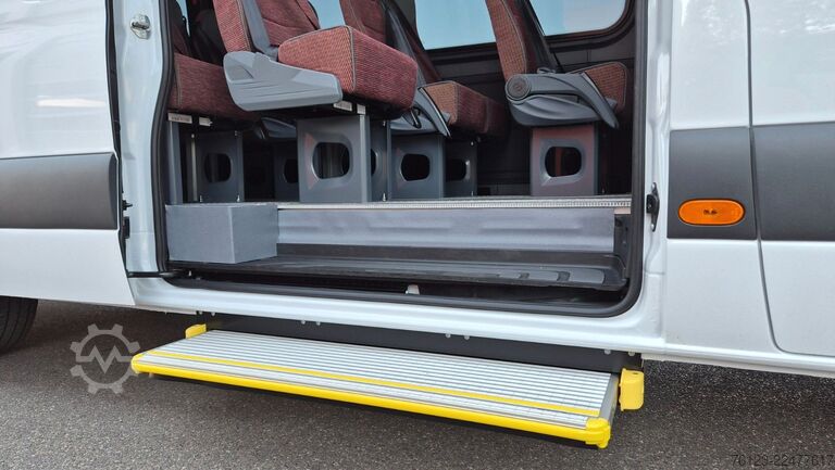 Minibús MERCEDES-BENZ Sprinter Lord Light 22 Sitzer Lagerfahrzeug Akti