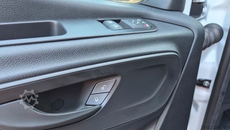 Minibús MERCEDES-BENZ Sprinter Lord Light 22 Sitzer Lagerfahrzeug Akti
