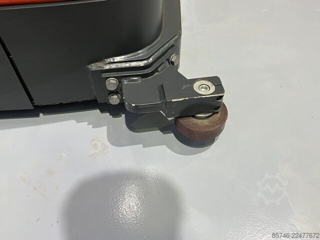 V (5213) Vodilo za tirnice * NOVO / Neuporabljeno !! NOVA baterija !! LINDE V  ( 5213 ) Rail Guidance * NEW / Unused !! NEW battery !!