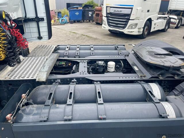 मानक SZM Iveco S-WAY 460 CNG,  RETARDER, ACC