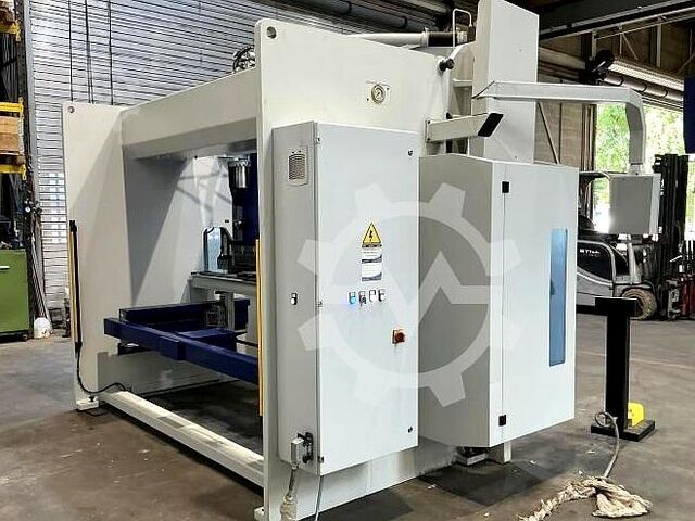 Máy chấn thủy lực MVD A 135-3100 2021 MVD A 135-3100