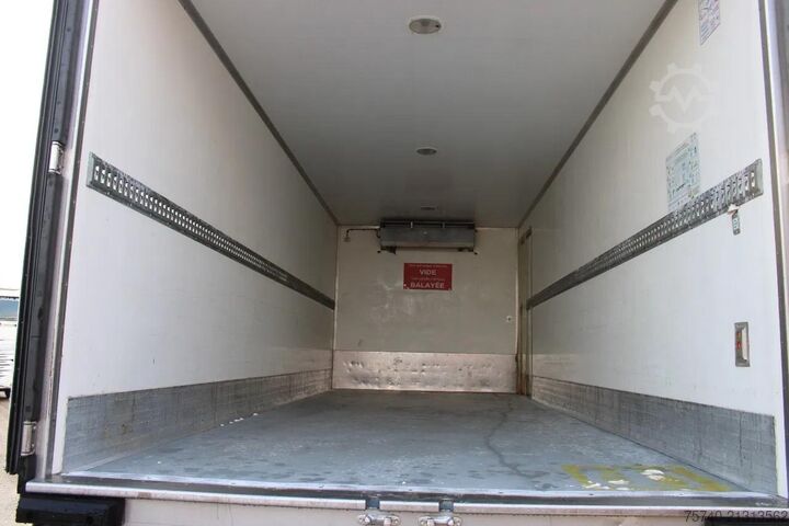 प्रशीतित/जमे हुए परिवहन Iveco Eurocargo 140E + CARRIER + MANUAL + ATP!!  LIFT...