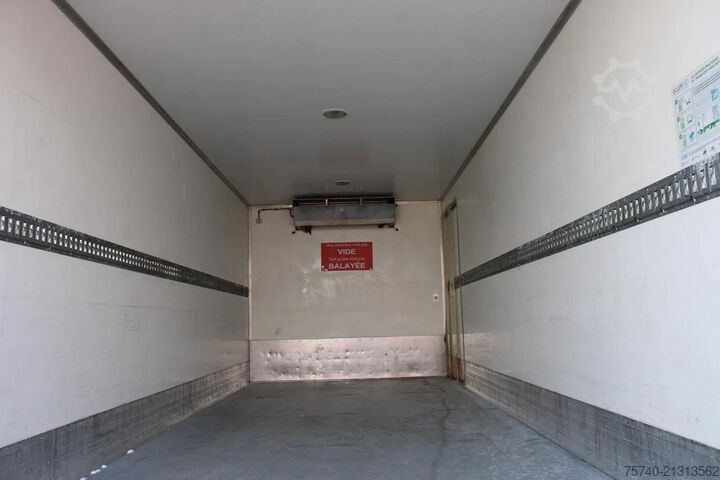 प्रशीतित/जमे हुए परिवहन Iveco Eurocargo 140E + CARRIER + MANUAL + ATP!!  LIFT...